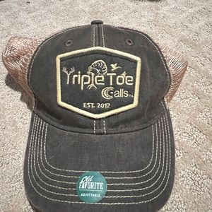 Triple Toe Calls hat